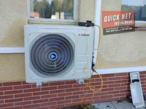 instalacja klimatyzacji, klimatyzator na ścianie, quick net instalacje